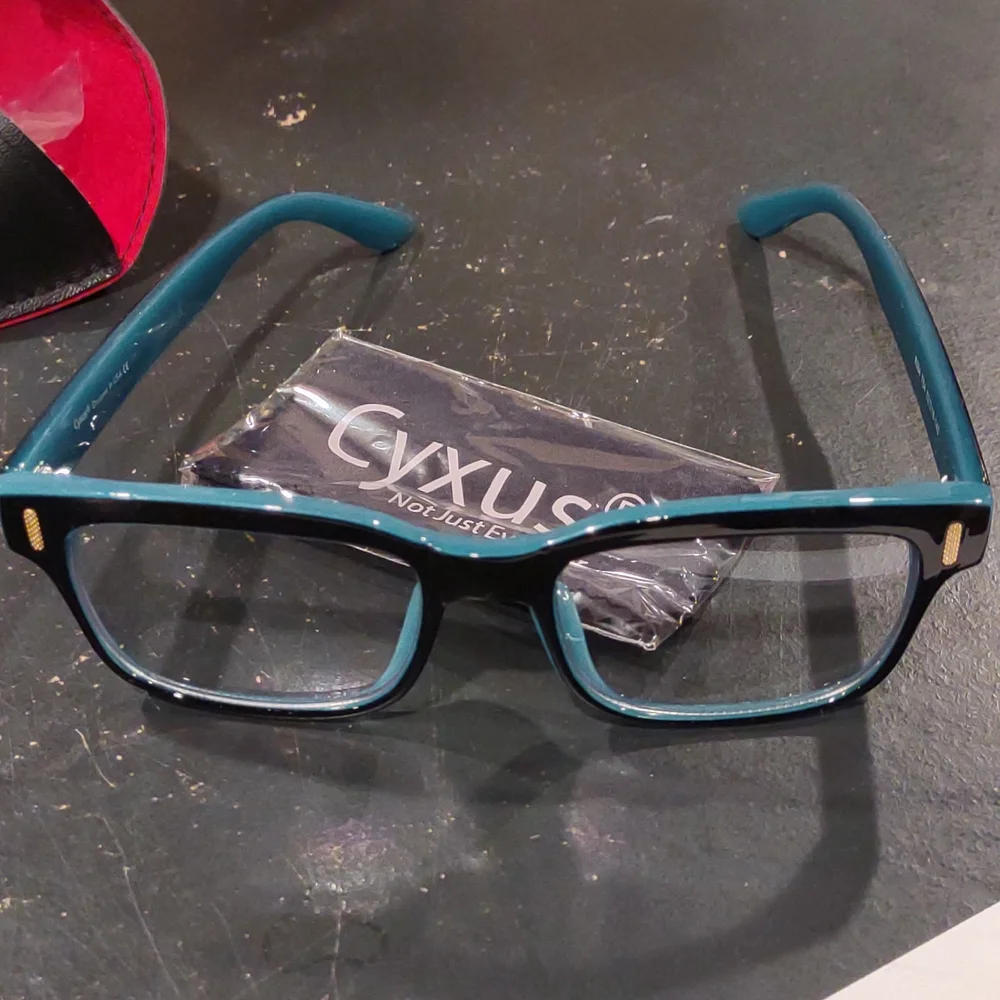 NWOT Unisex BLUE LIGHT BLOCKING GLASSES FOR COMPUTER AND GAMING